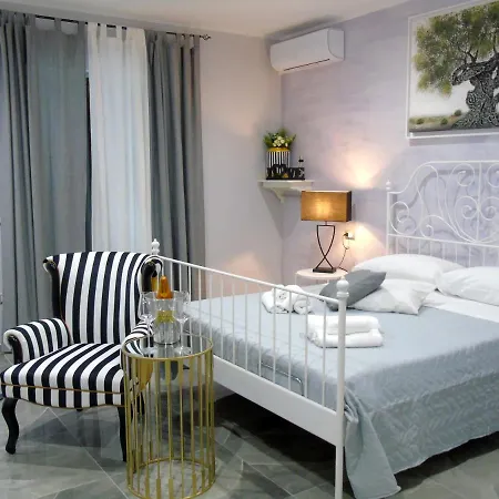 Bed and Breakfast Piedigrotta Luxury Πίτσο